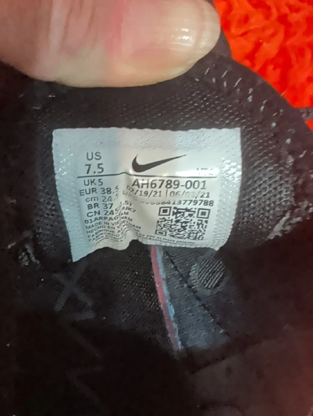 Nike Air Max 270 Womens Black/White Athletic Sneakers